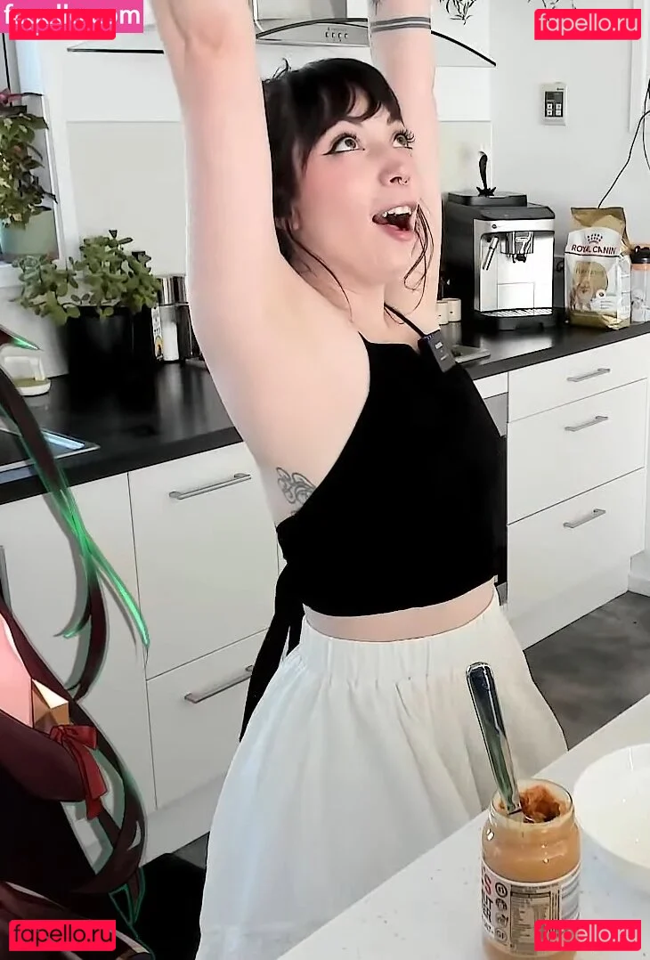 Layna Lazar Onlyfans Photo Gallery 