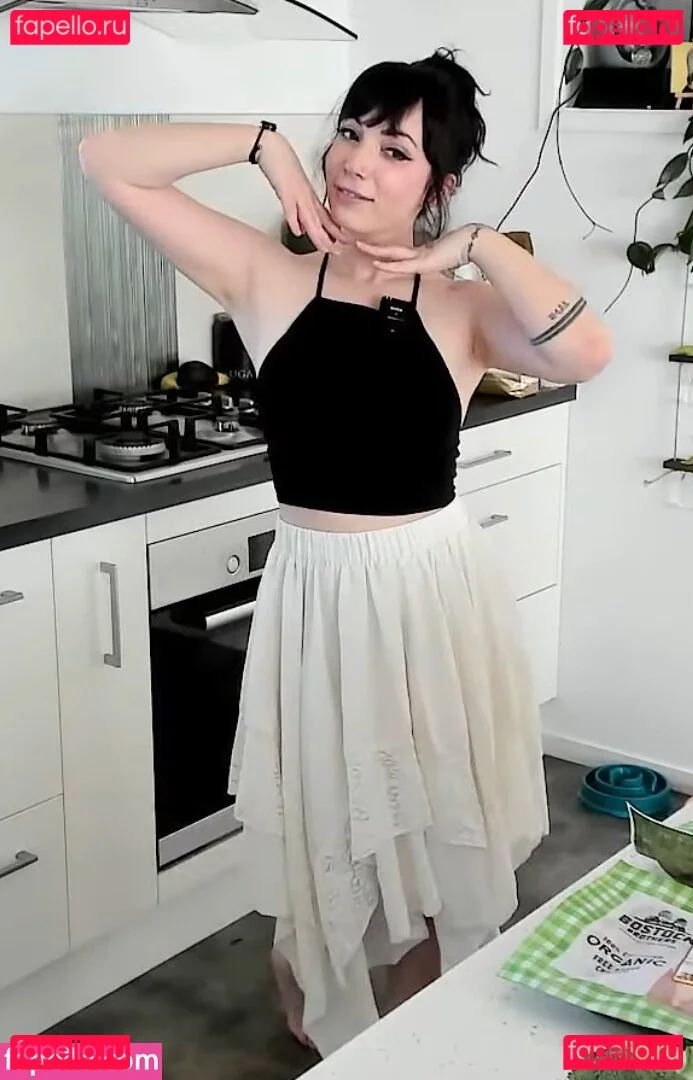 Layna Lazar Onlyfans Photo Gallery 