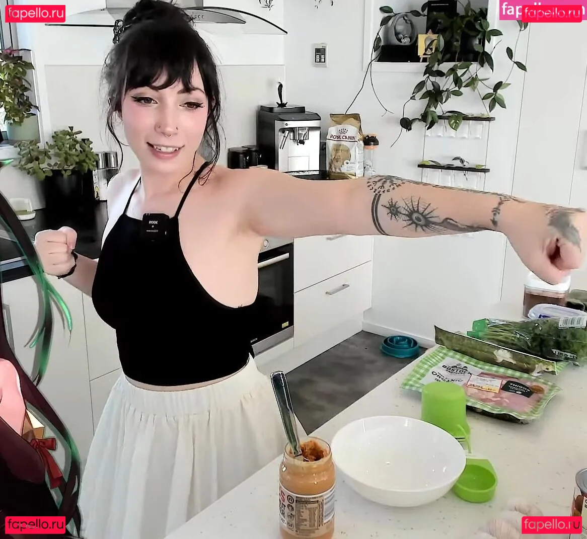 Layna Lazar Onlyfans Photo Gallery 