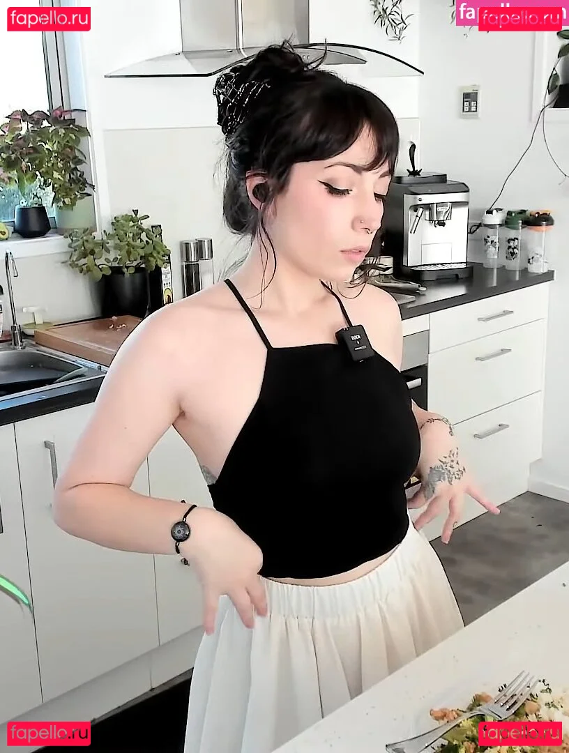 Layna Lazar Onlyfans Photo Gallery 