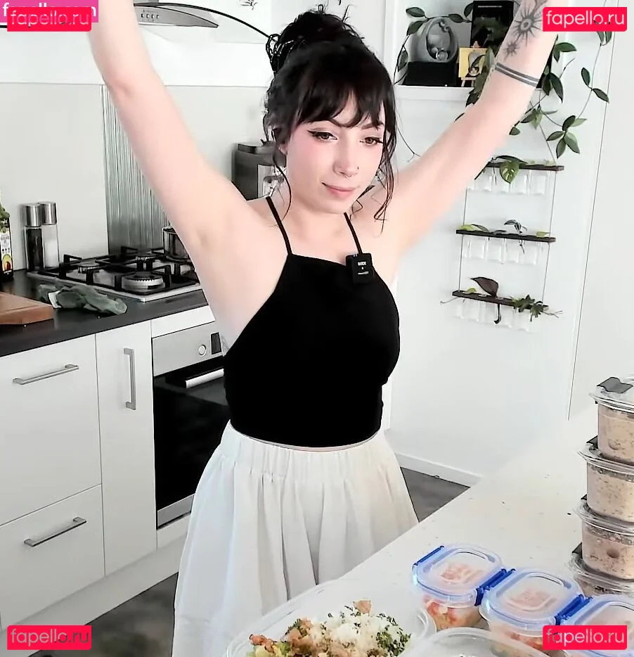 Layna Lazar Onlyfans Photo Gallery 