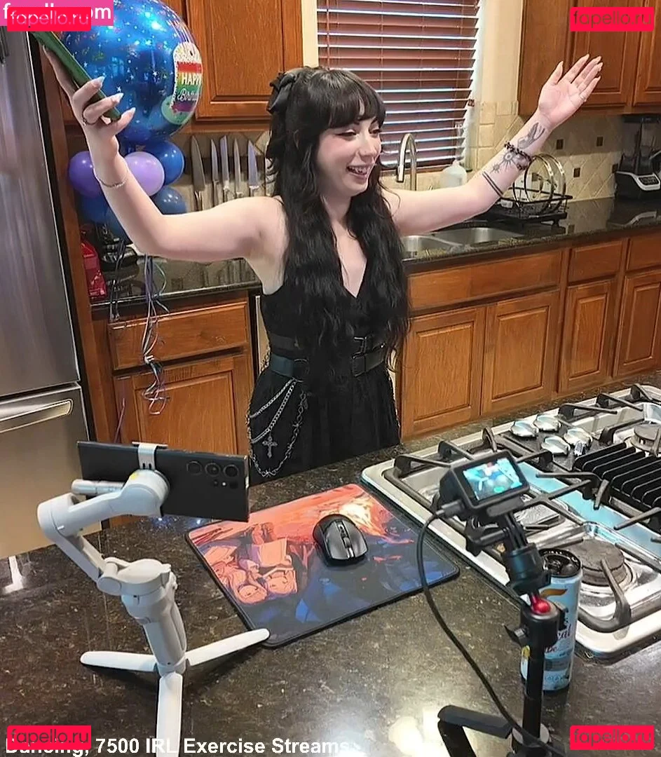 Layna Lazar Onlyfans Photo Gallery 