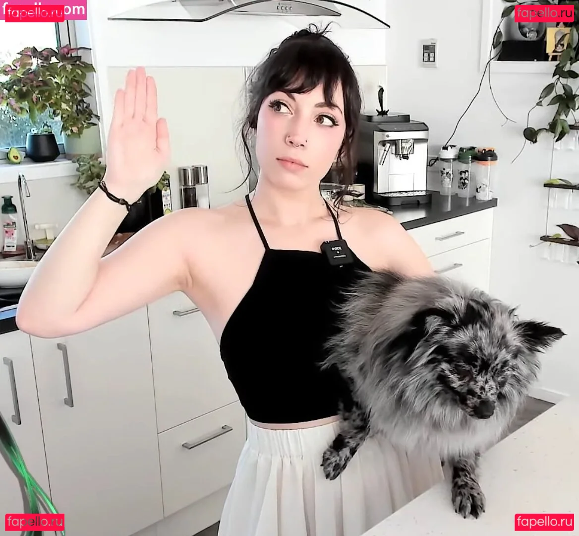 Layna Lazar Onlyfans Photo Gallery 