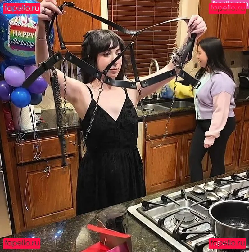 Layna Lazar Onlyfans Photo Gallery 