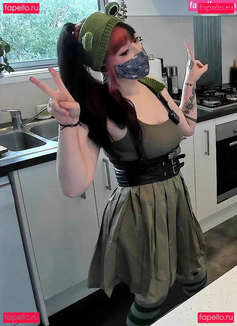 Layna Lazar Onlyfans Photo Gallery 