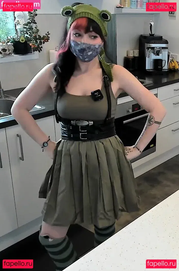 Layna Lazar Onlyfans Photo Gallery 