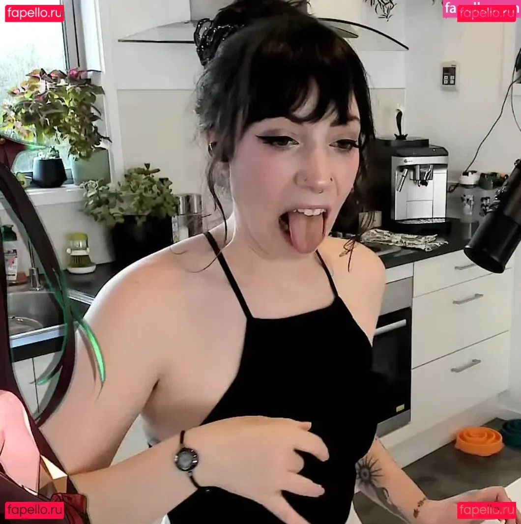 Layna Lazar Onlyfans Photo Gallery 