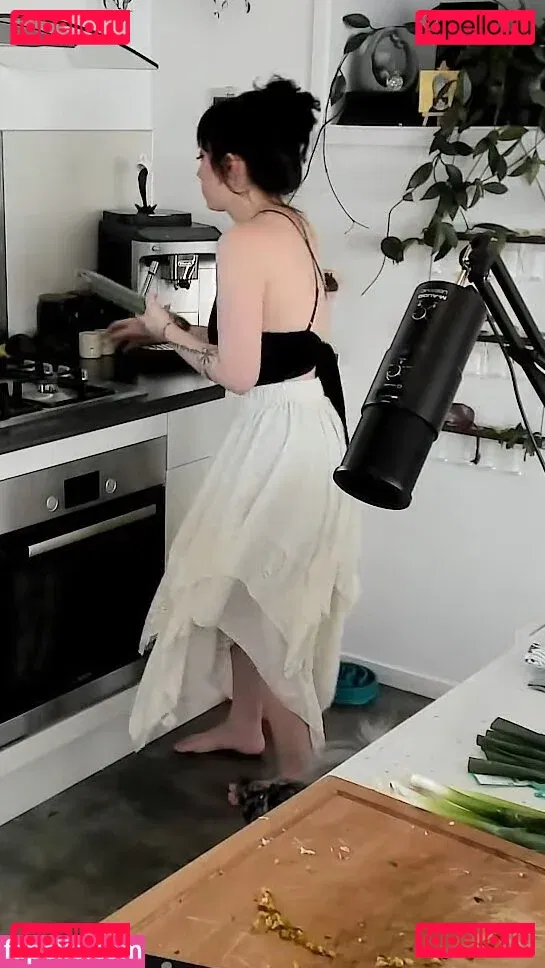 Layna Lazar Onlyfans Photo Gallery 