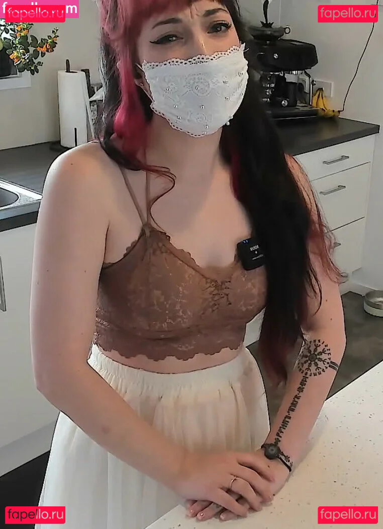 Layna Lazar Onlyfans Photo Gallery 