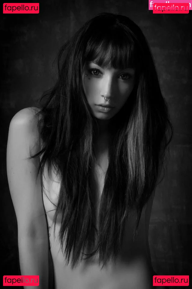 Layna Lazar Onlyfans Photo Gallery 