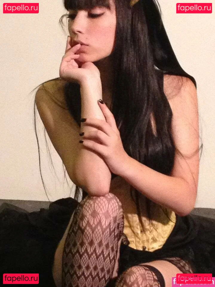 Layna Lazar Onlyfans Photo Gallery 