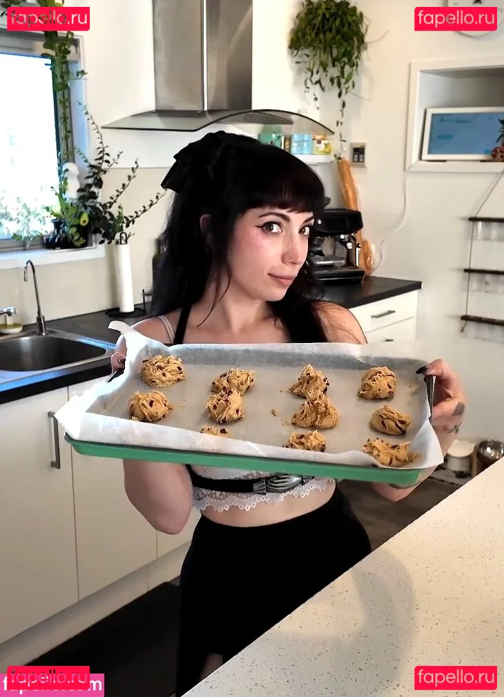 Layna Lazar Onlyfans Photo Gallery 