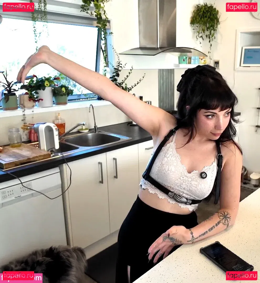 Layna Lazar Onlyfans Photo Gallery 