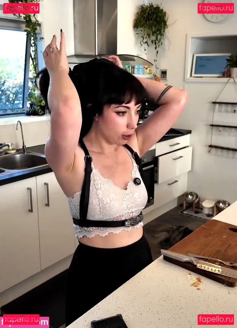 Layna Lazar Onlyfans Photo Gallery 