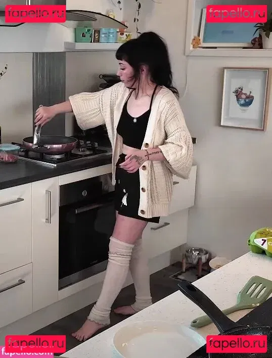 Layna Lazar Onlyfans Photo Gallery 