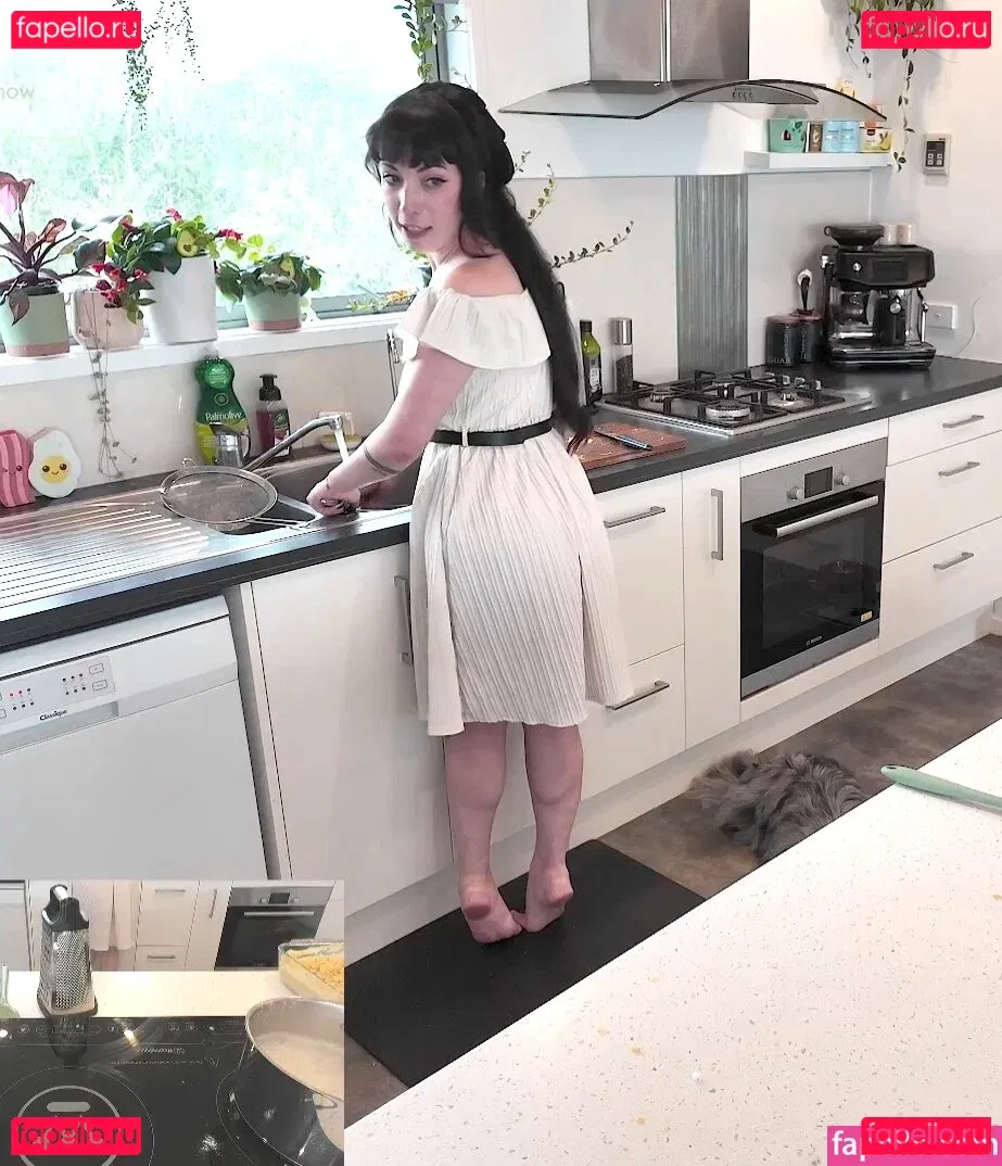 Layna Lazar Onlyfans Photo Gallery 