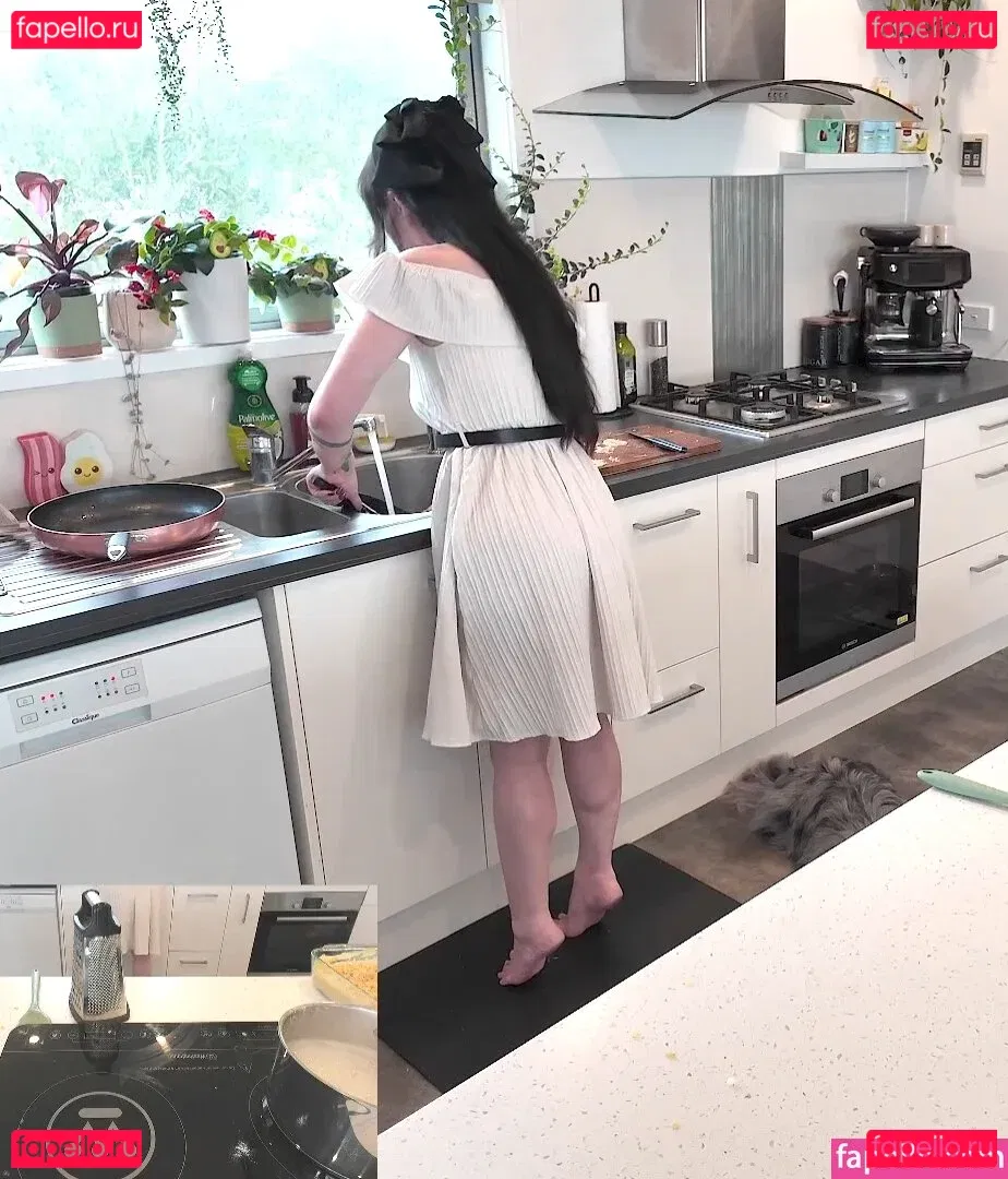 Layna Lazar Onlyfans Photo Gallery 