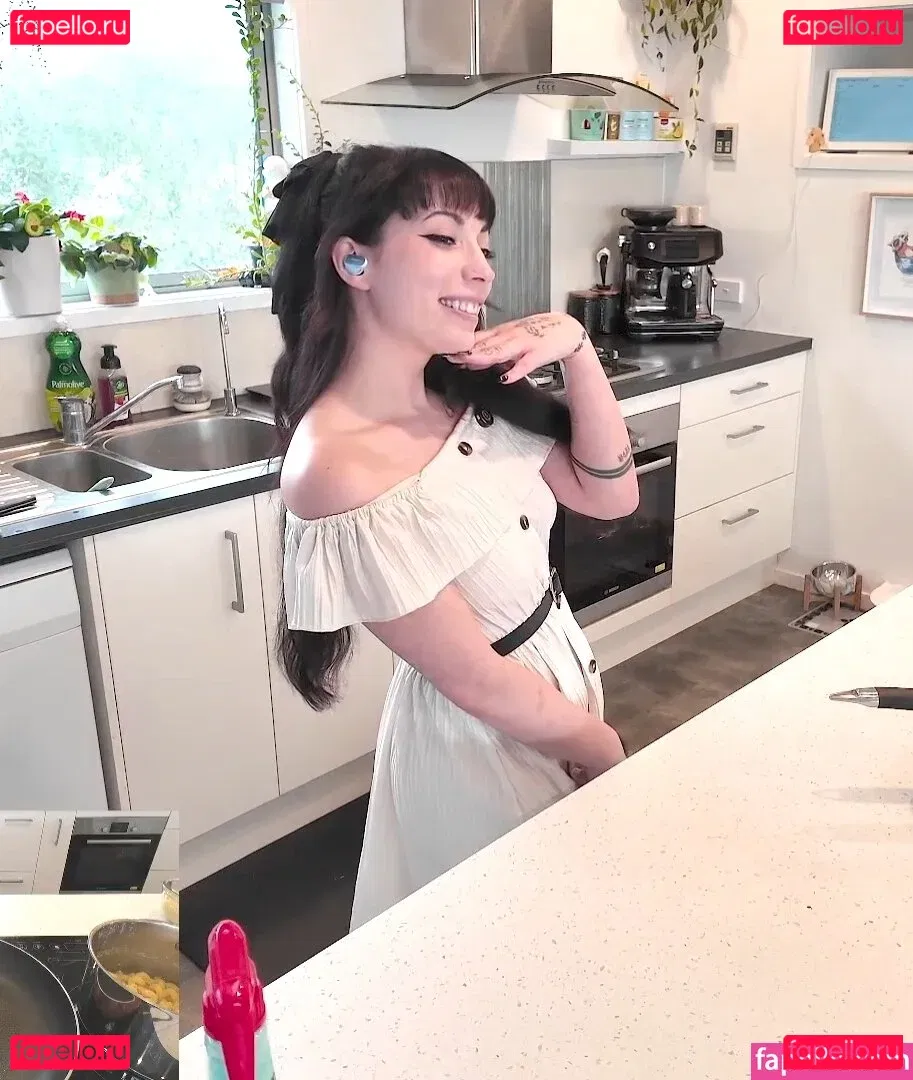 Layna Lazar Onlyfans Photo Gallery 