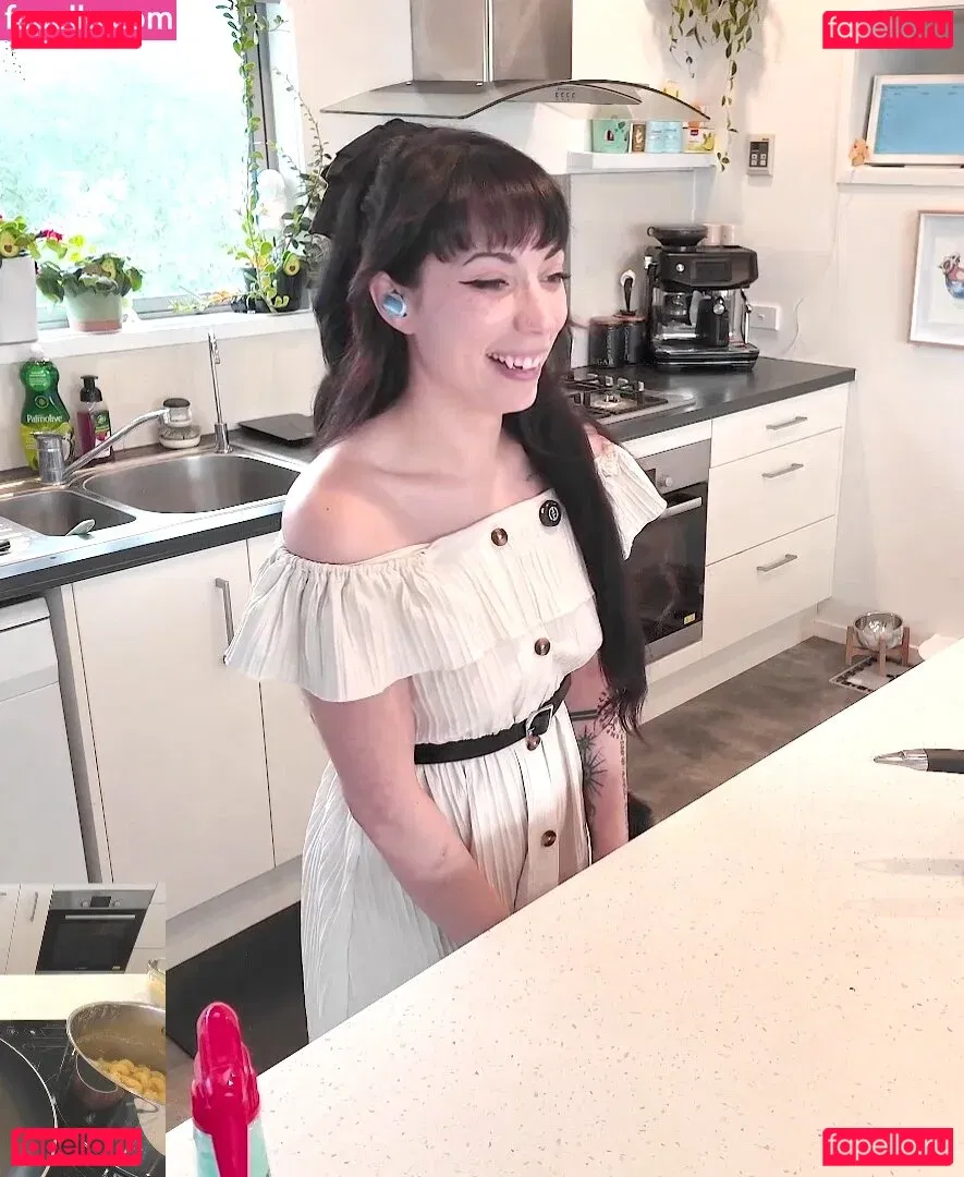 Layna Lazar Onlyfans Photo Gallery 