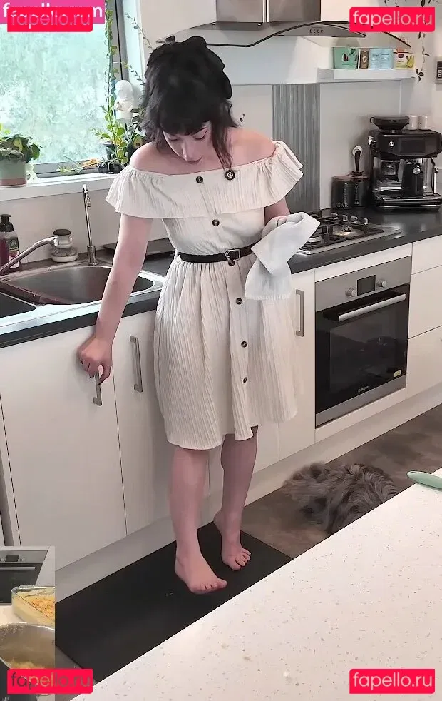 Layna Lazar Onlyfans Photo Gallery 