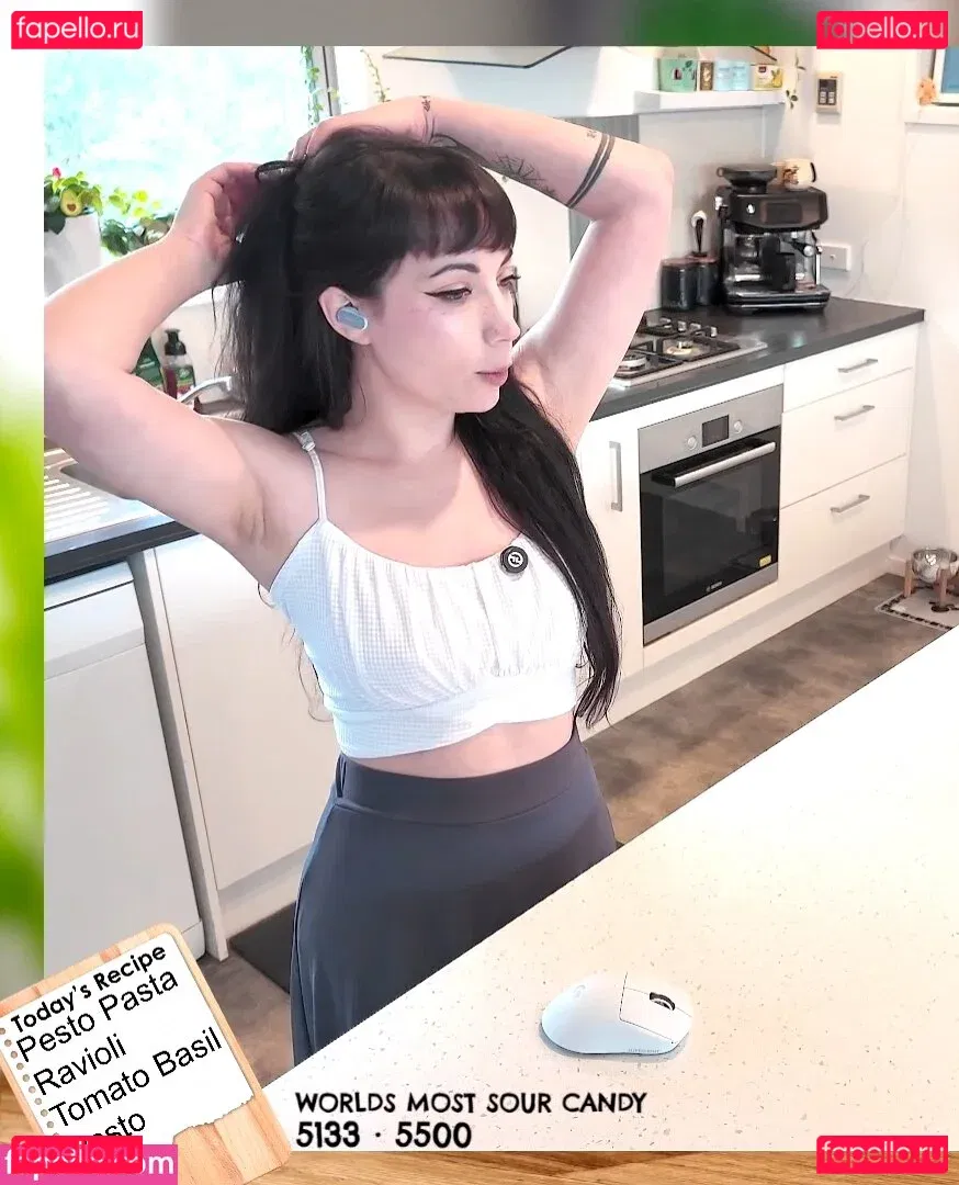 Layna Lazar Onlyfans Photo Gallery 