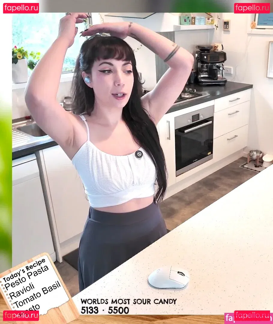 Layna Lazar Onlyfans Photo Gallery 