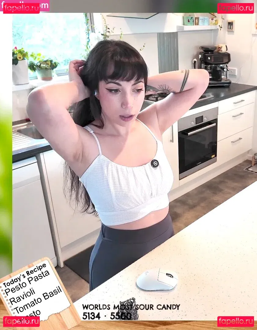 Layna Lazar Onlyfans Photo Gallery 