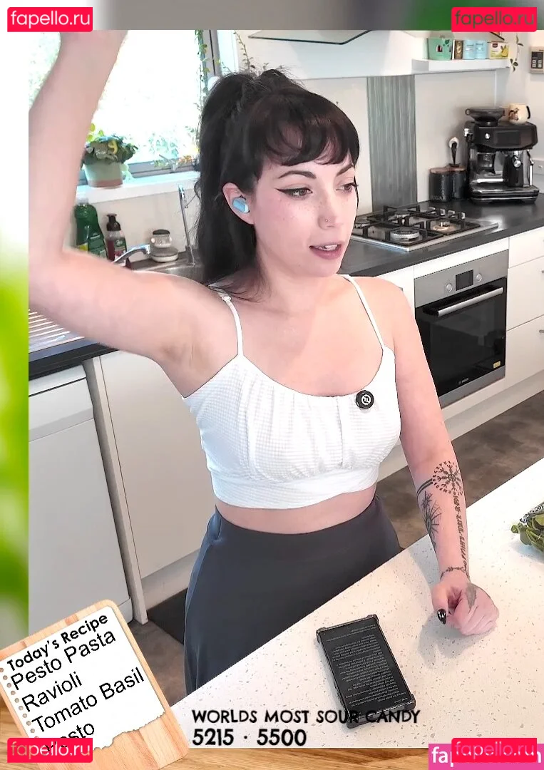 Layna Lazar Onlyfans Photo Gallery 