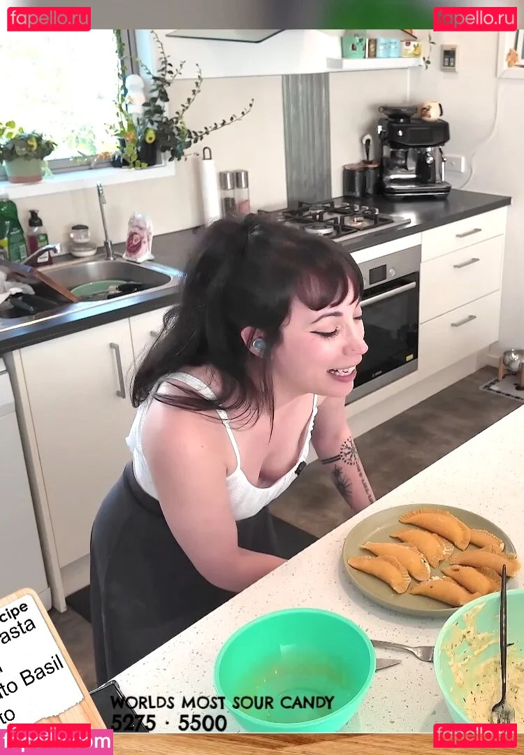 Layna Lazar Onlyfans Photo Gallery 