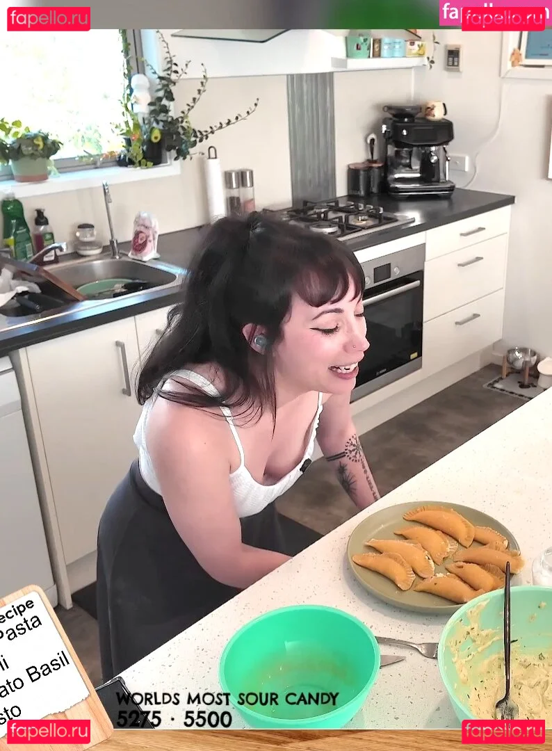 Layna Lazar Onlyfans Photo Gallery 