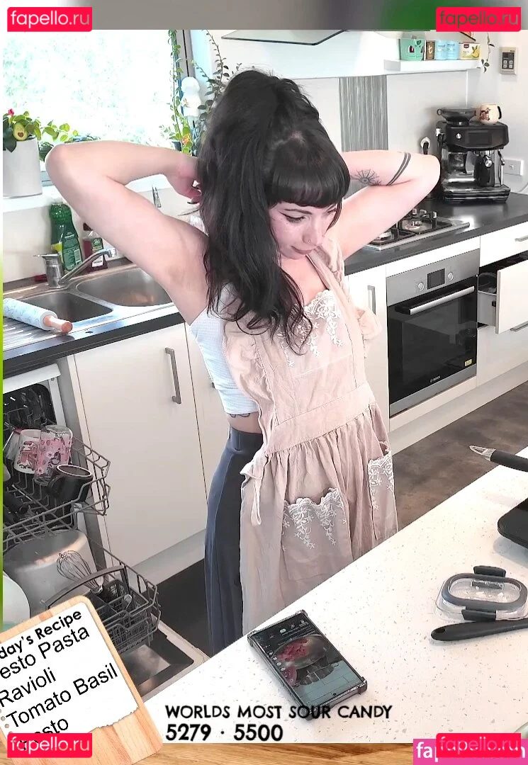 Layna Lazar Onlyfans Photo Gallery 