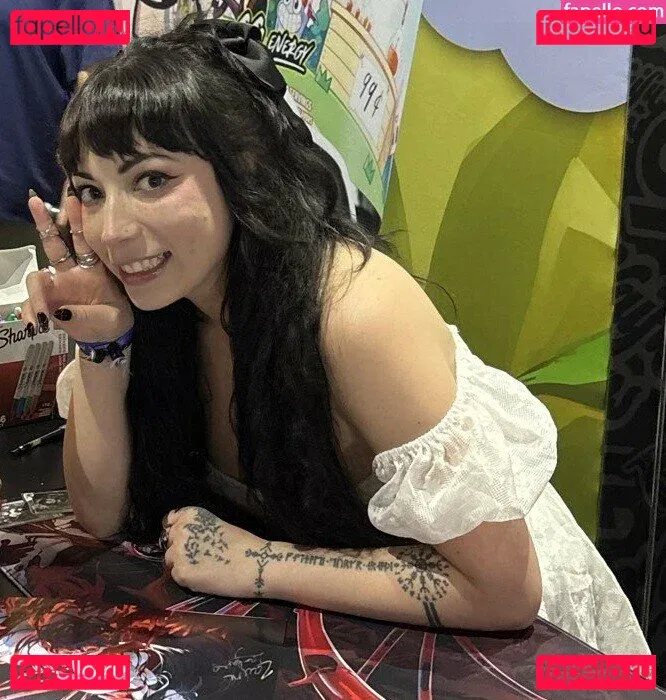 Layna Lazar Onlyfans Photo Gallery 