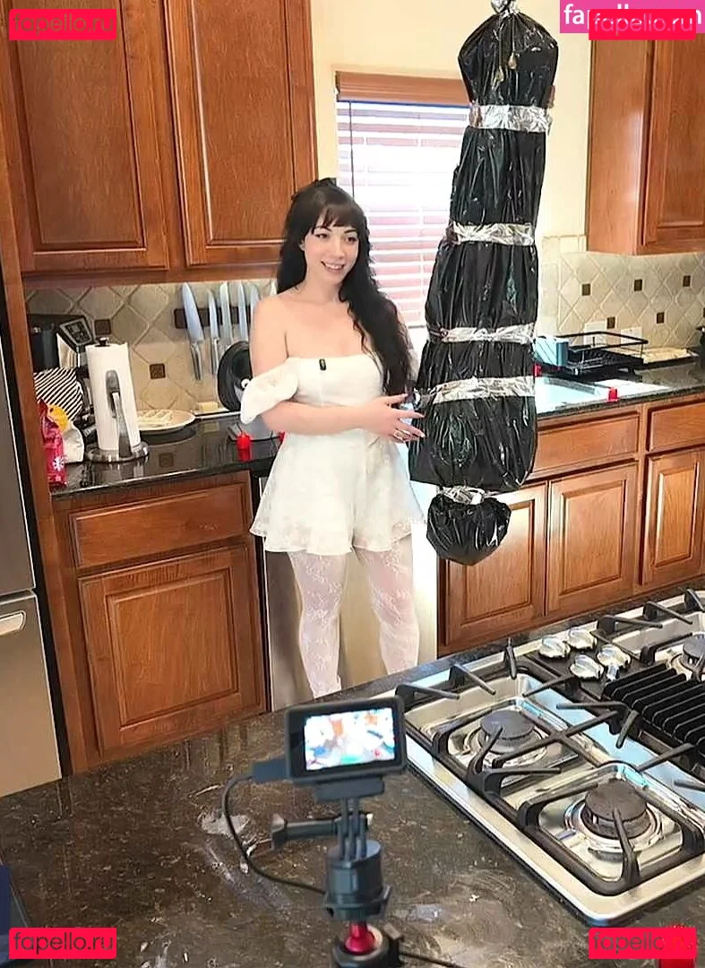 Layna Lazar Onlyfans Photo Gallery 