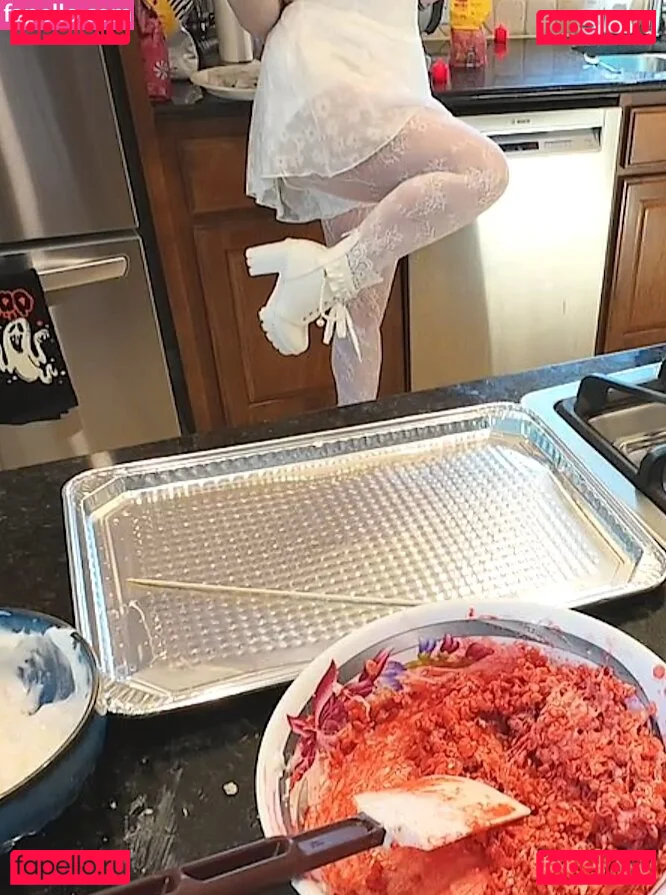 Layna Lazar Onlyfans Photo Gallery 