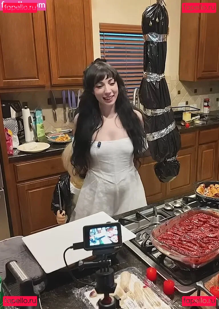 Layna Lazar Onlyfans Photo Gallery 