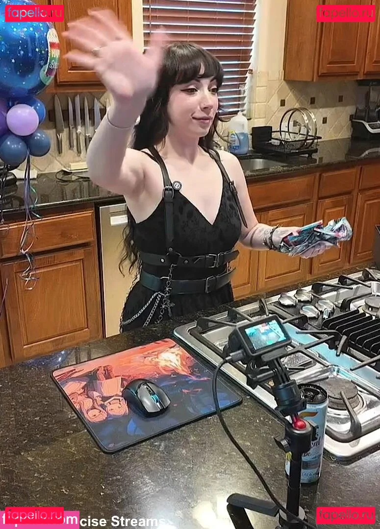 Layna Lazar Onlyfans Photo Gallery 