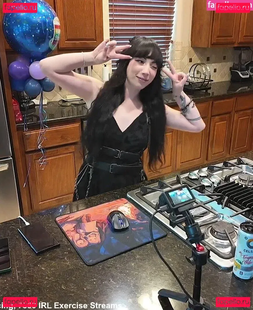 Layna Lazar Onlyfans Photo Gallery 