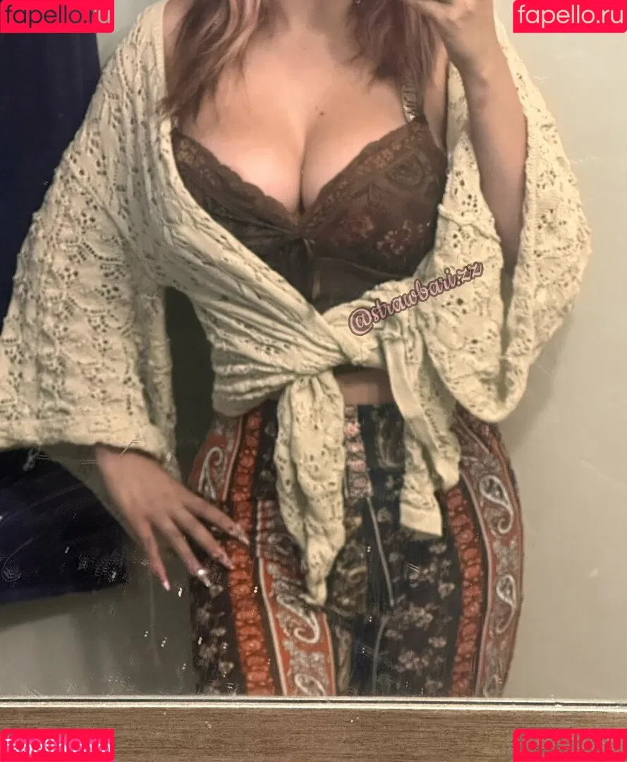 strawbarizz Onlyfans Photo Gallery 