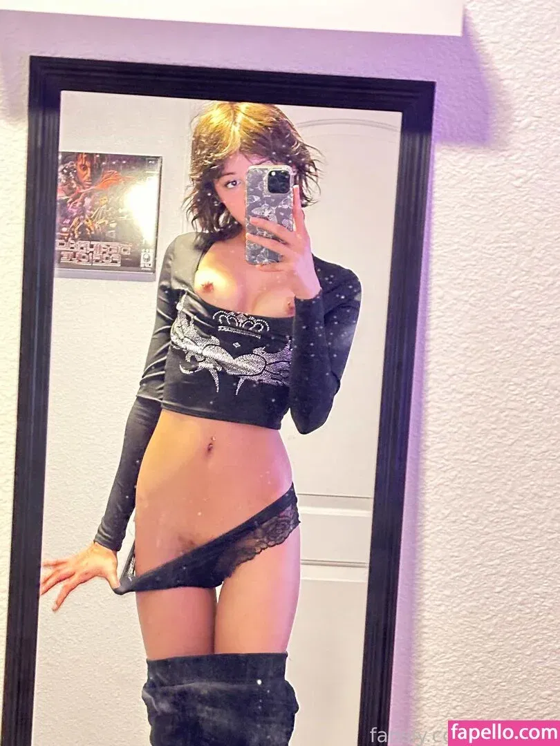 urluvrin Onlyfans Photo Gallery 