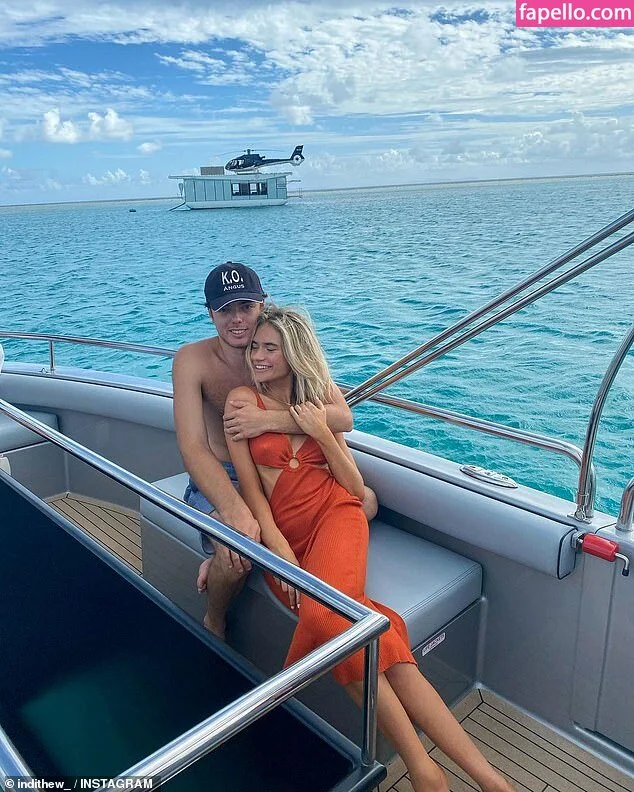 DJ Thay BH Onlyfans Photo Gallery 