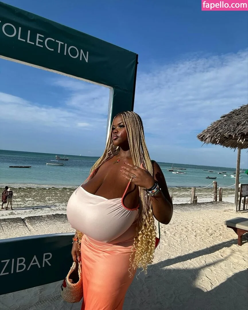 Chioma Lovv Onlyfans Photo Gallery 