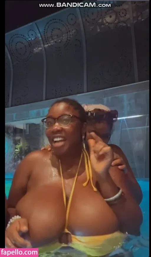 Chioma Lovv Onlyfans Photo Gallery 