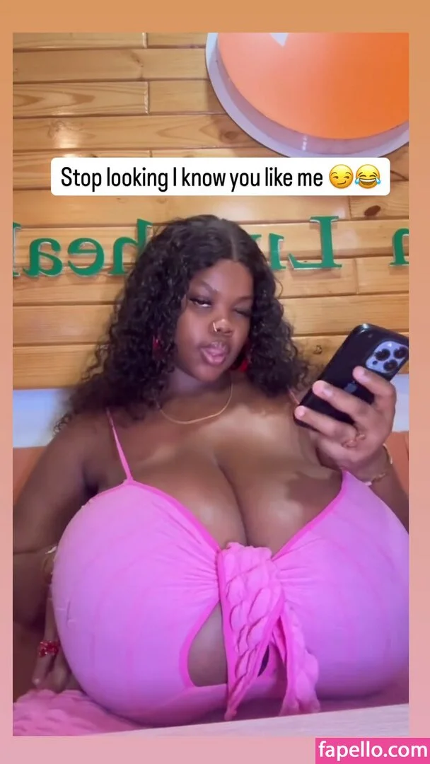 Chioma Lovv Onlyfans Photo Gallery 