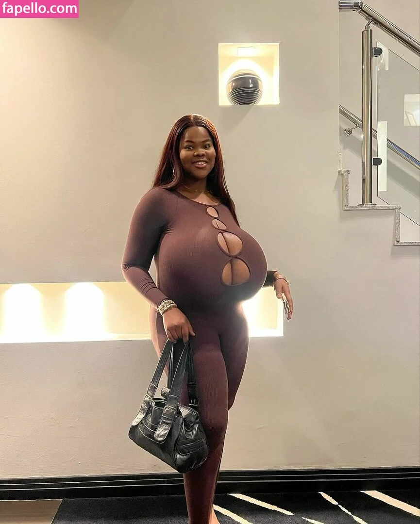 Chioma Lovv Onlyfans Photo Gallery 