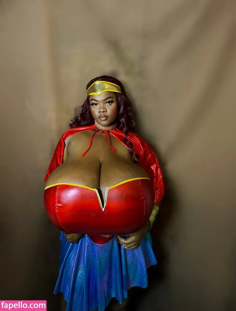 Chioma Lovv Onlyfans Photo Gallery 