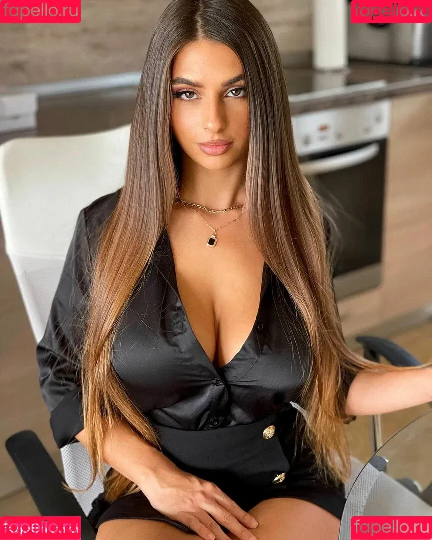 Eva Savagiou Onlyfans Photo Gallery 
