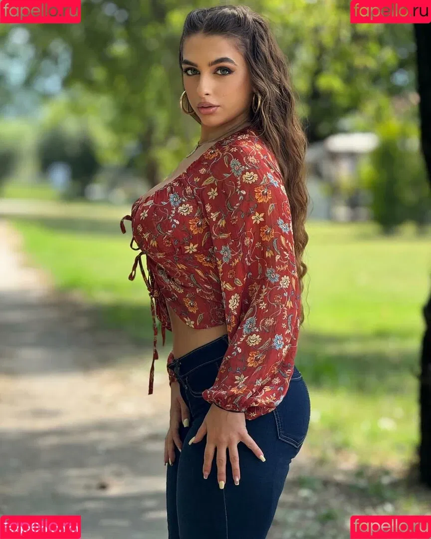 Eva Savagiou Onlyfans Photo Gallery 