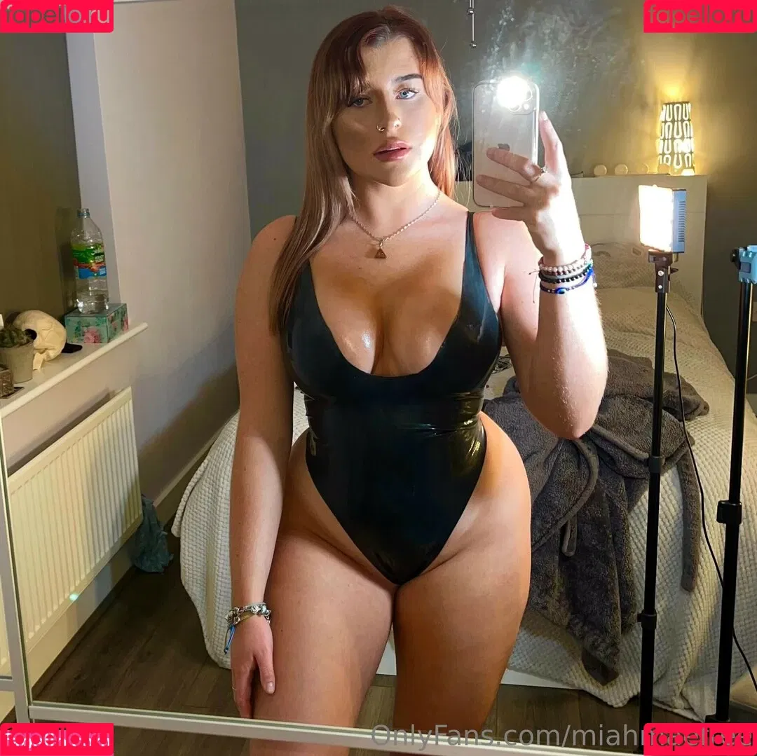 miahmae Onlyfans Photo Gallery 