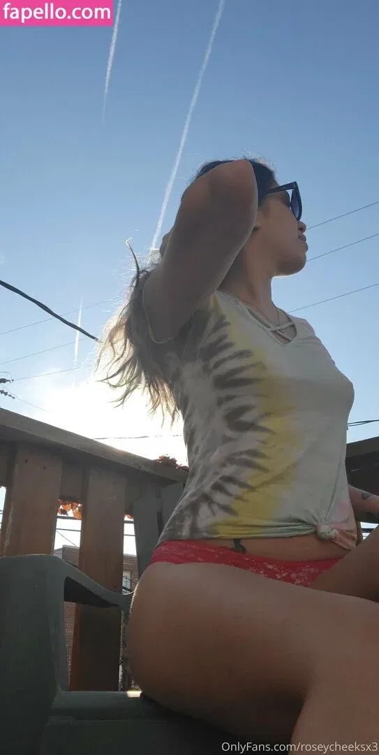 roseycheeksx3 Onlyfans Photo Gallery 