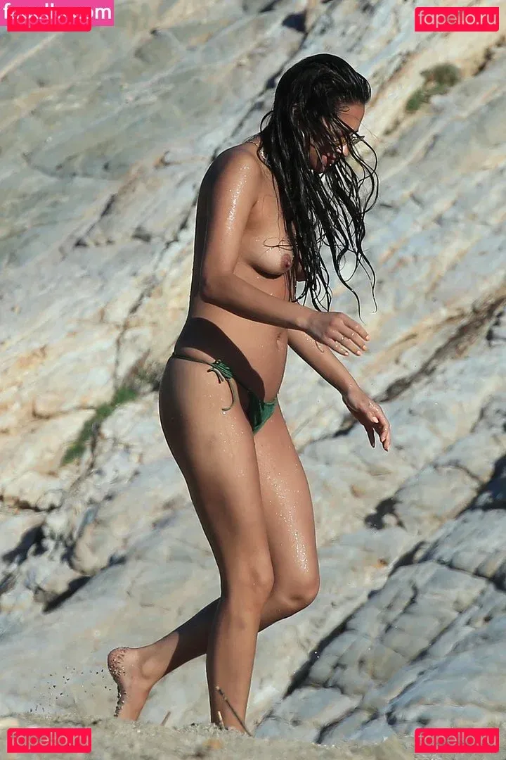 Shay Mitchell Onlyfans Photo Gallery 